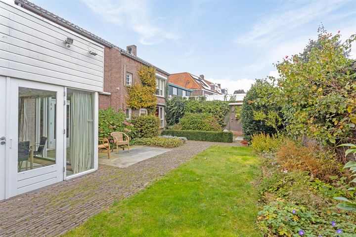 View photo 46 of Henseniusstraat 13-A