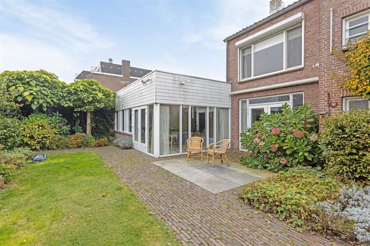 View photo 48 of Henseniusstraat 13-A