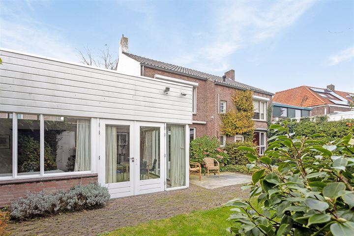 View photo 50 of Henseniusstraat 13-A