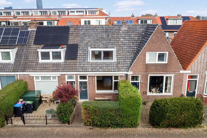 Bekijk foto 32 van van der Helststraat 6