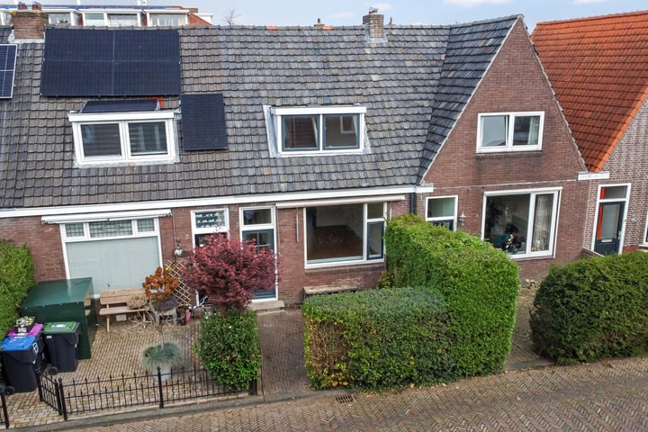 Bekijk foto 34 van van der Helststraat 6