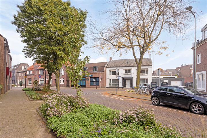 View photo 61 of Henseniusstraat 13-A