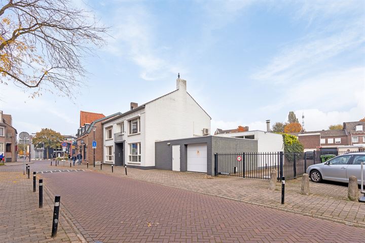 View photo 62 of Henseniusstraat 13-A