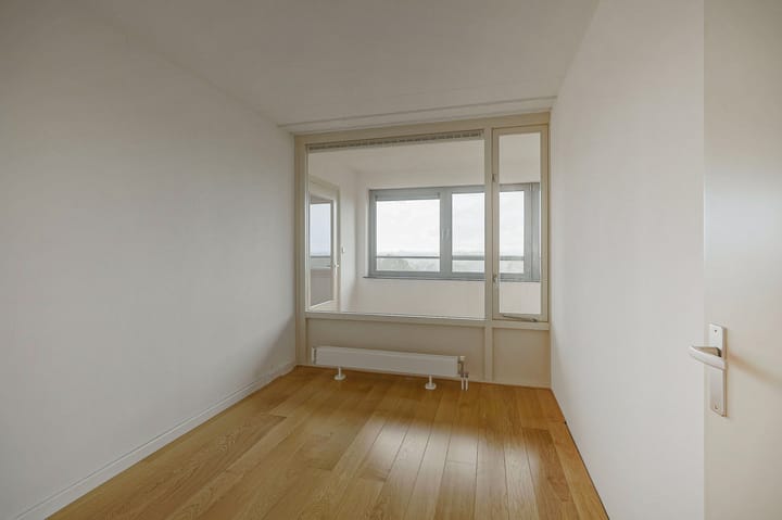 Foto 15 van Simon Carmiggeltstraat 44