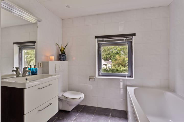 Foto 21 van Burg. Arriënsweg 28