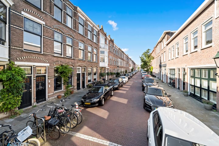 View photo 4 of Van Lumeystraat 38