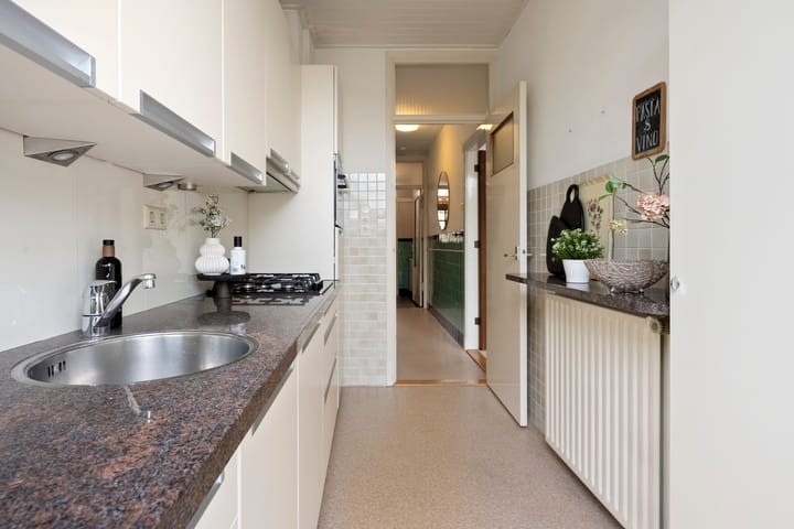 Foto 12 van Van Nesstraat 104