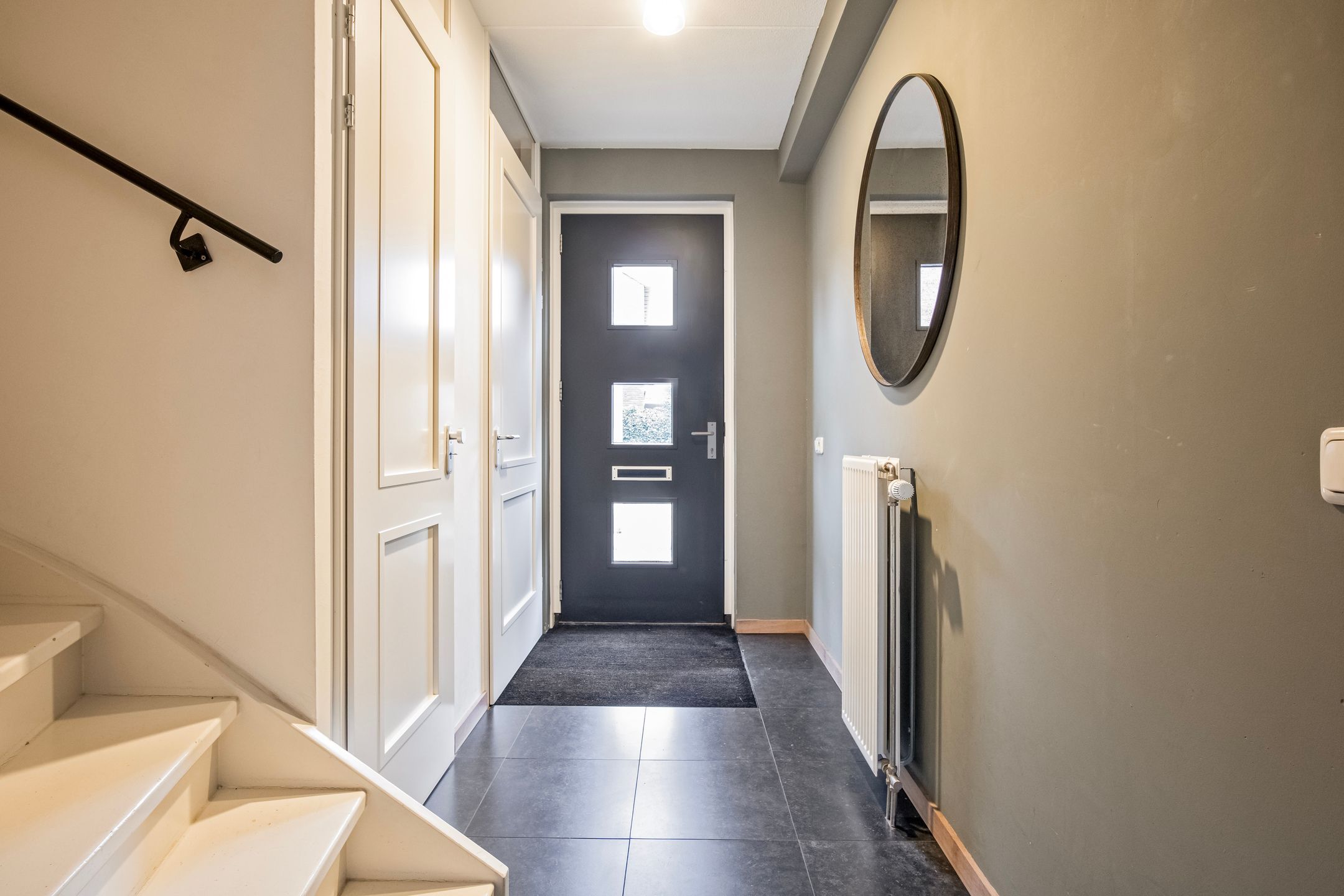 Photo 6 of Conference 7