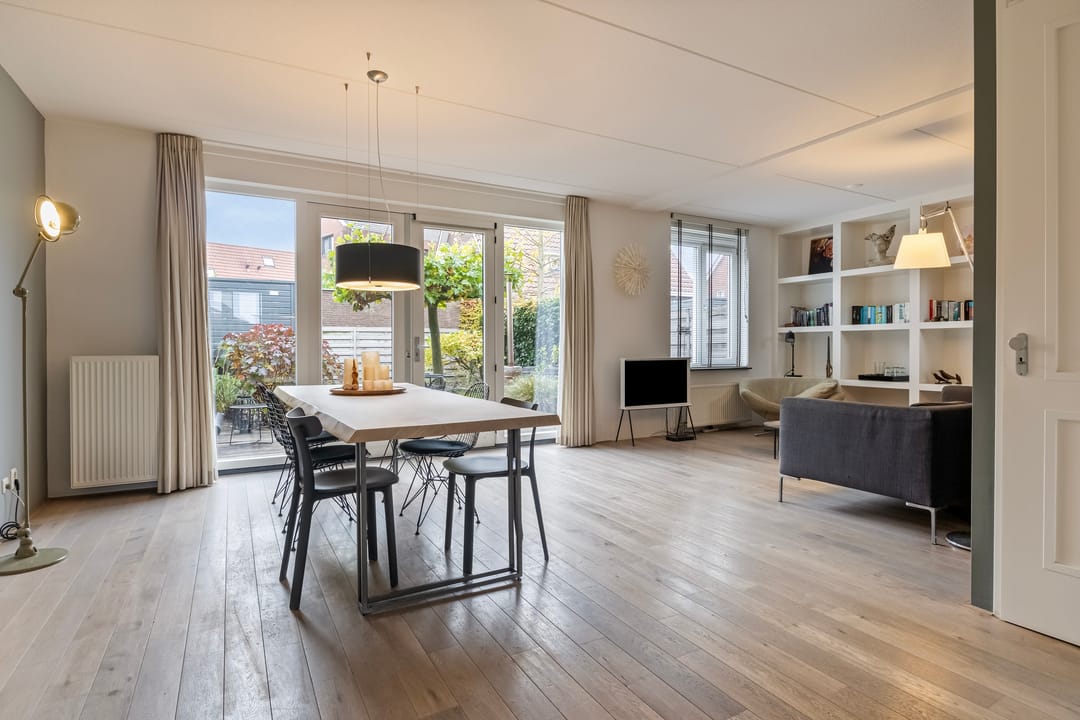 Photo 11 of Conference 7