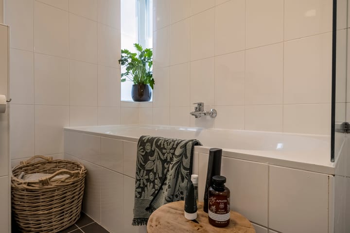 Photo 24 of Conference 7