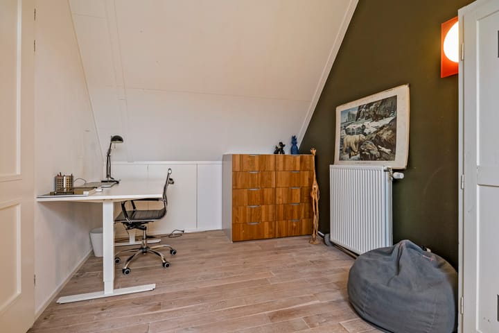 Photo 30 of Conference 7