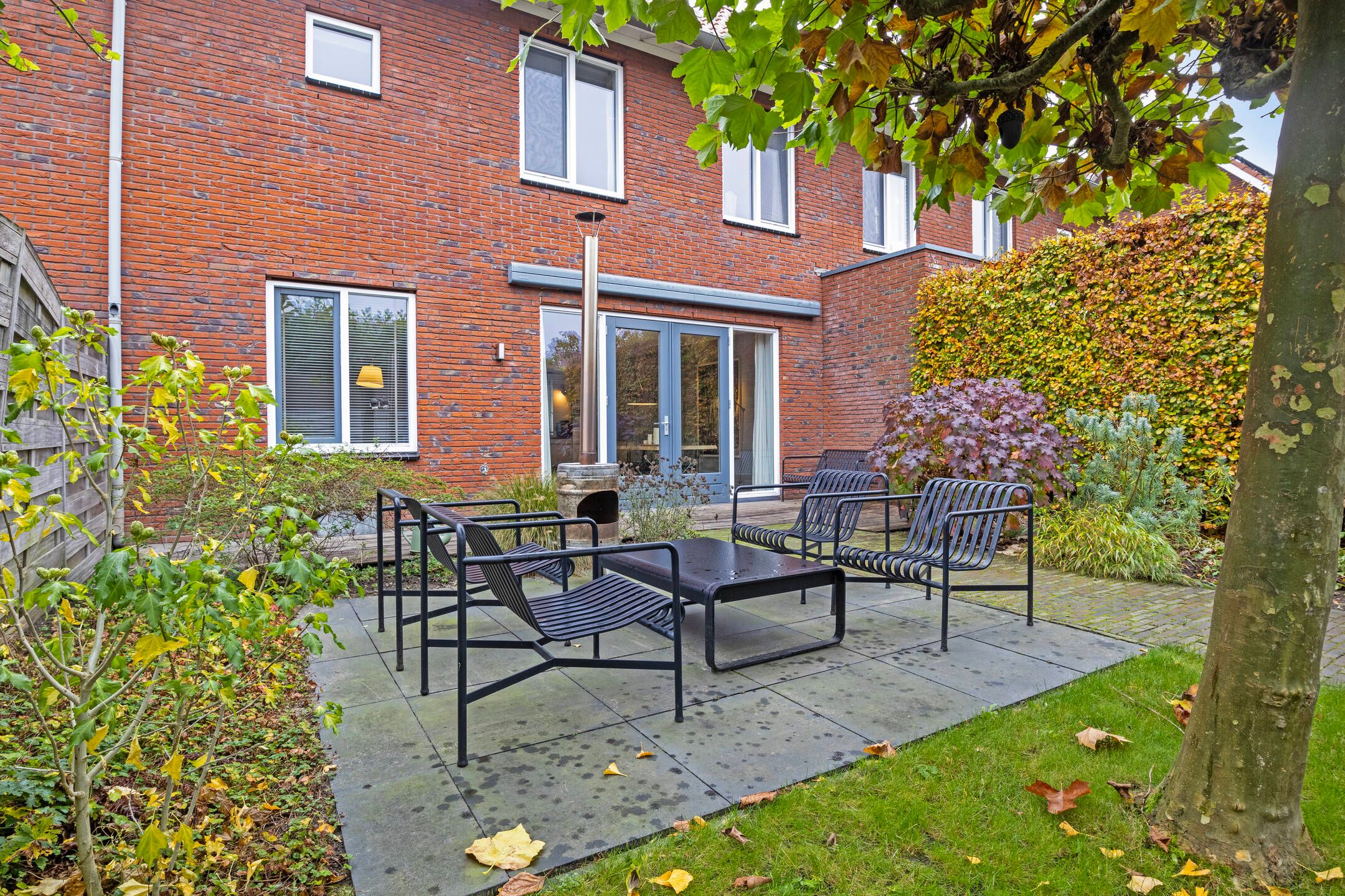 Photo 33 of Conference 7