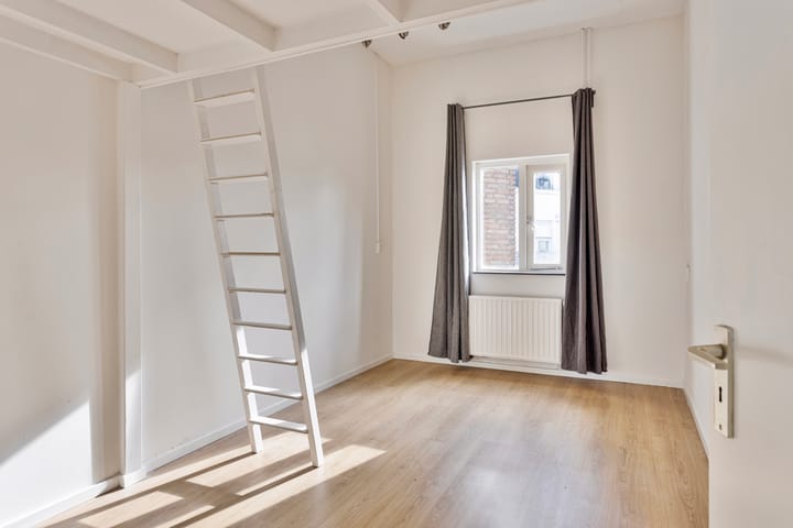 Foto 6 van Monsterstraat 4-E