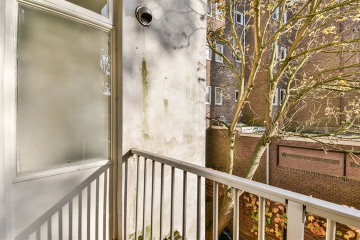 View photo 10 of Jan Bernardusstraat 26-1R