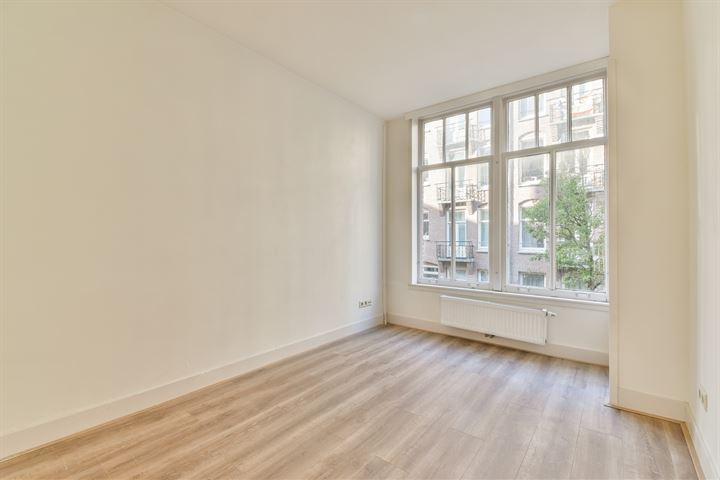 View photo 11 of Jan Bernardusstraat 26-1R