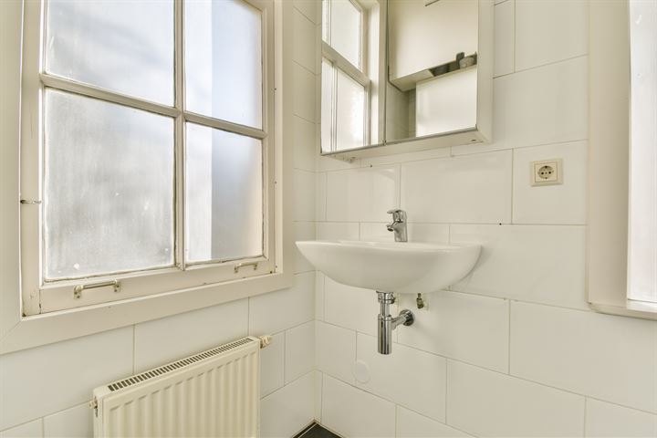 View photo 14 of Jan Bernardusstraat 26-1R