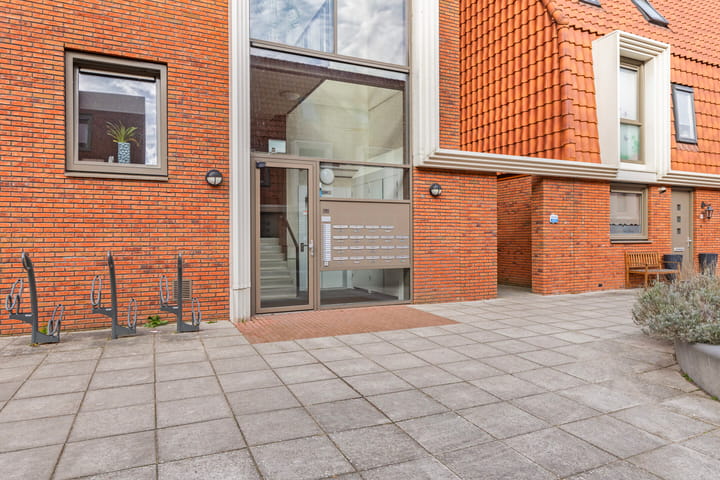 Photo 17 of Catsstraat 32