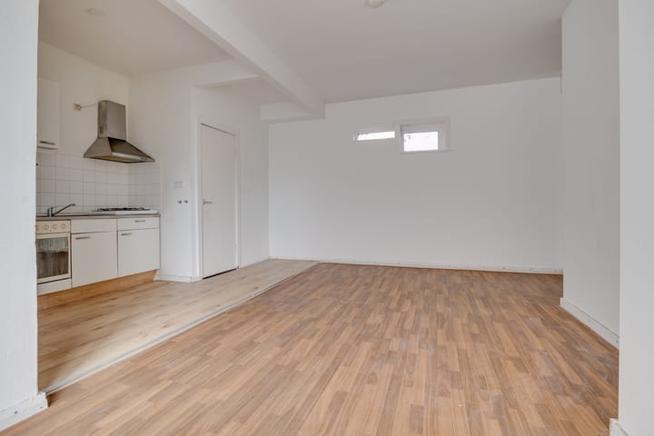 Photo 6 of Baron van Heemstrastraat 1