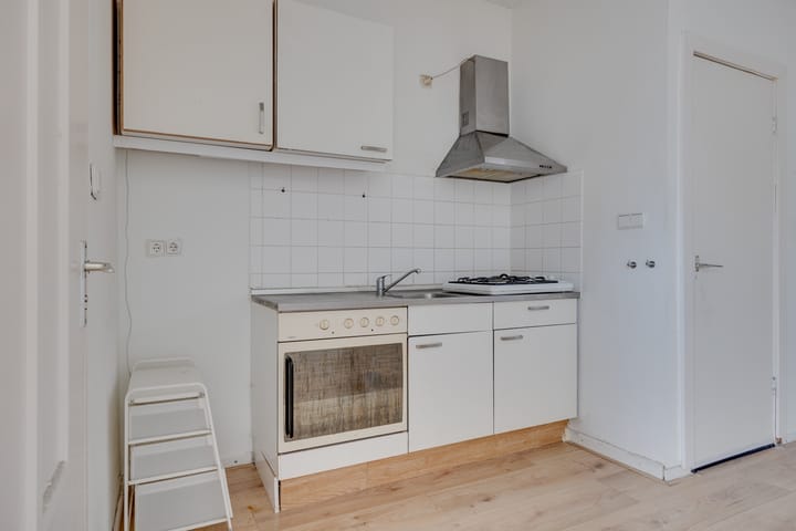 Photo 7 of Baron van Heemstrastraat 1