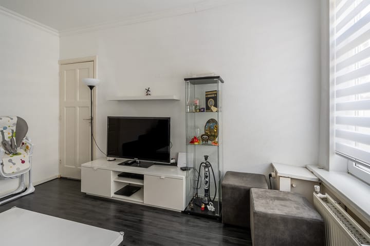 Photo 6 of Halleystraat 5-A