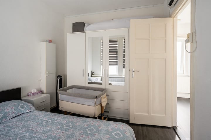 Photo 15 of Halleystraat 5-A