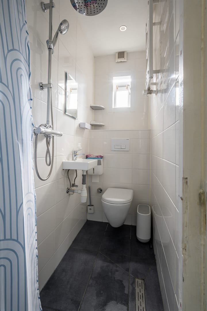 Photo 17 of Halleystraat 5-A