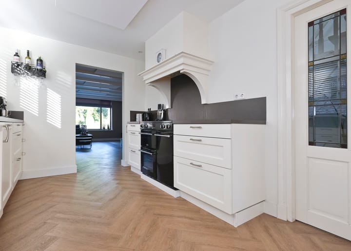 Foto 8 van Middenweg 264