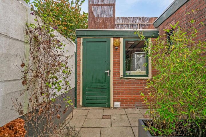 View photo 32 of Beekstraat 16