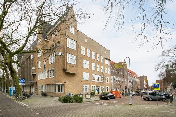 View photo 35 of Bachstraat 1-H