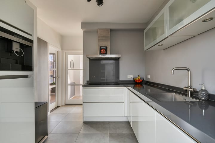 Foto 8 van Meidoornstraat 4