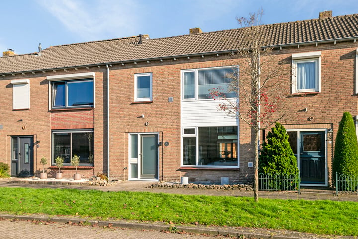 Bekijk foto 32 van Meidoornstraat 4