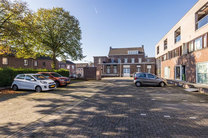 Bekijk foto 32 van Dorpstraat 107-B04