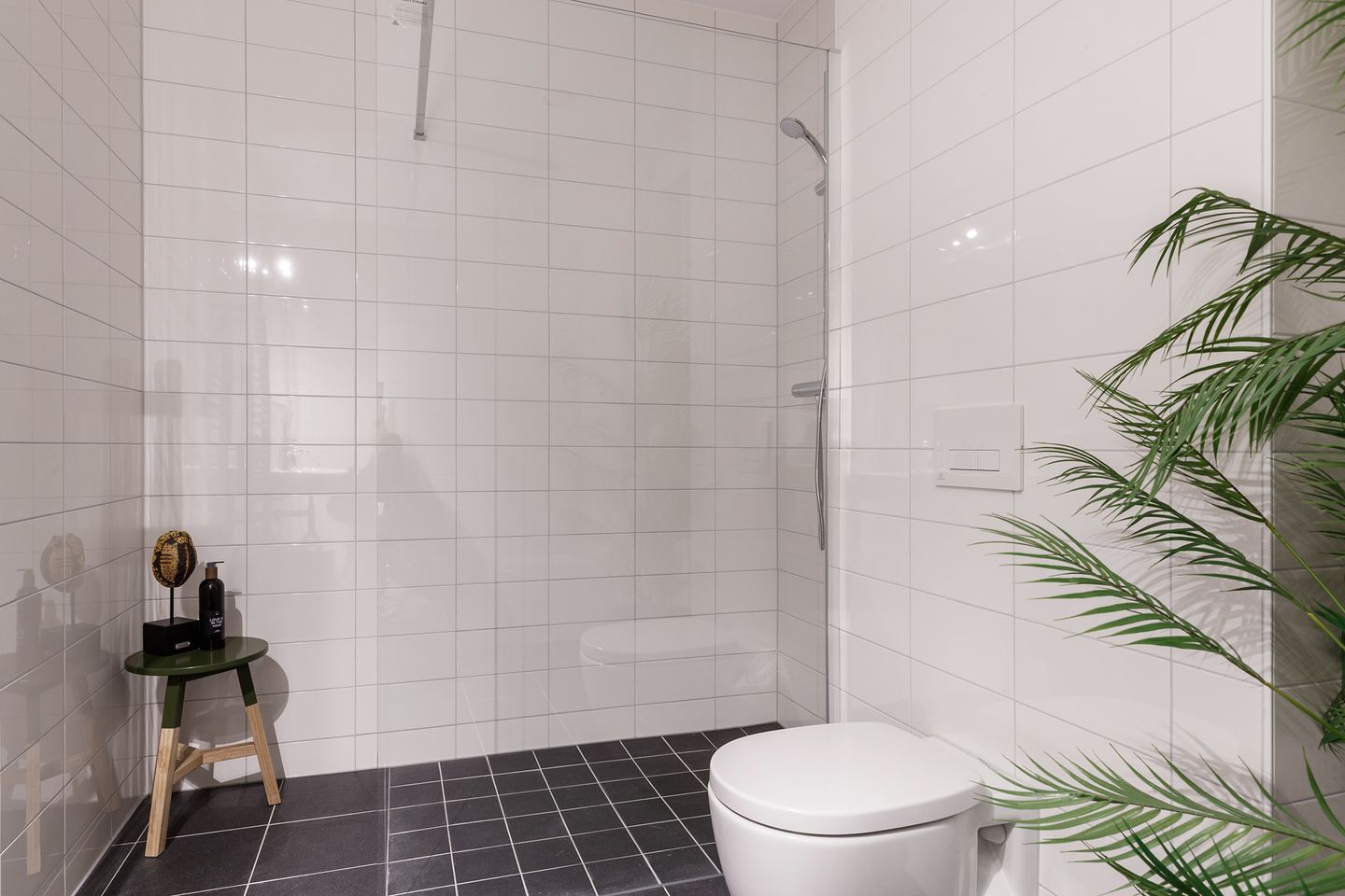 Photo 5 of Johannes van der Waalsweg 13-B