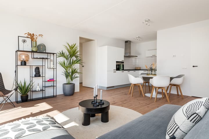 Photo 11 of Johannes van der Waalsweg 13-B