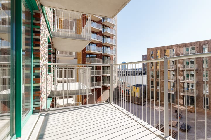 Photo 13 of Johannes van der Waalsweg 13-B