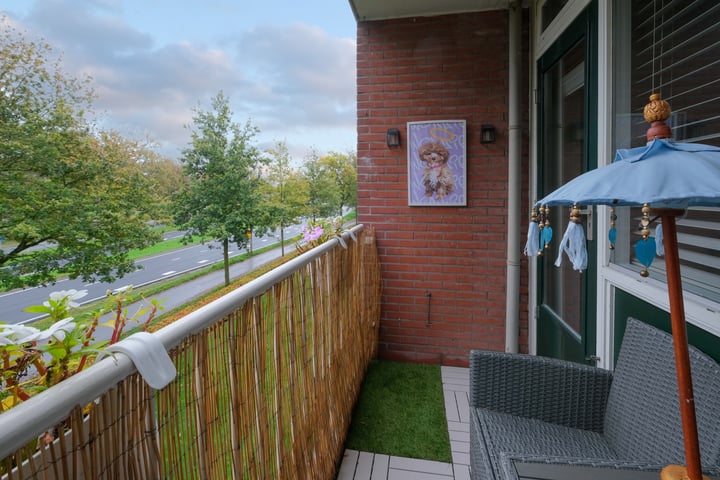 View photo 17 of Maasstraat 70