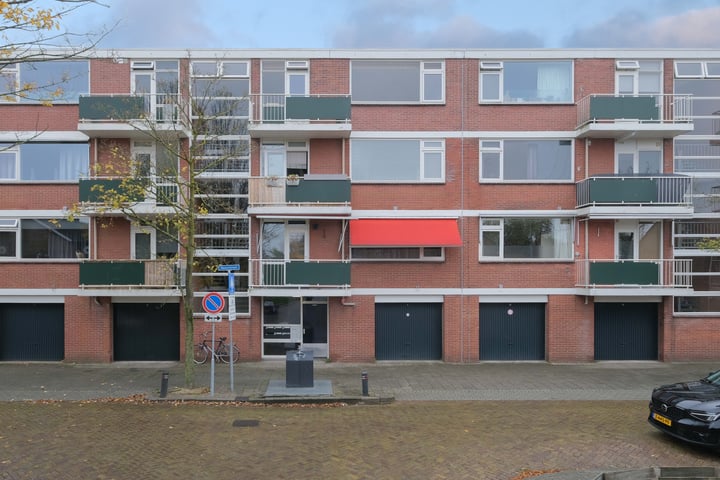 View photo 20 of Maasstraat 70