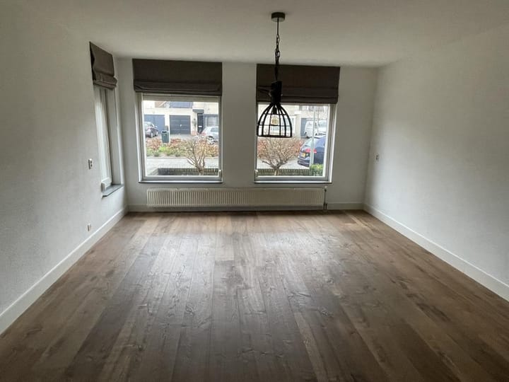 Foto 2 van Zwanebloem 11