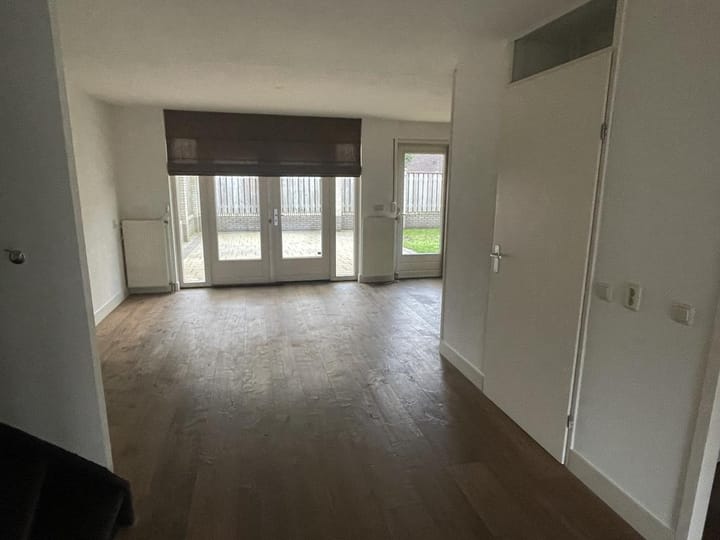 Foto 3 van Zwanebloem 11