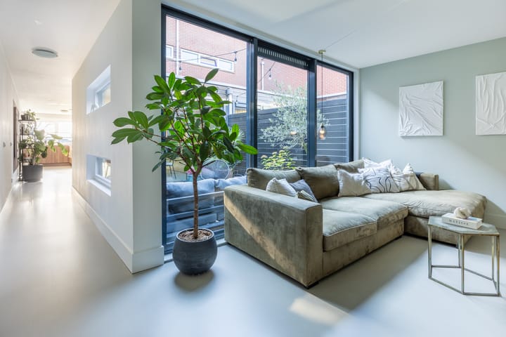 Photo 18 of Singerstraat 23