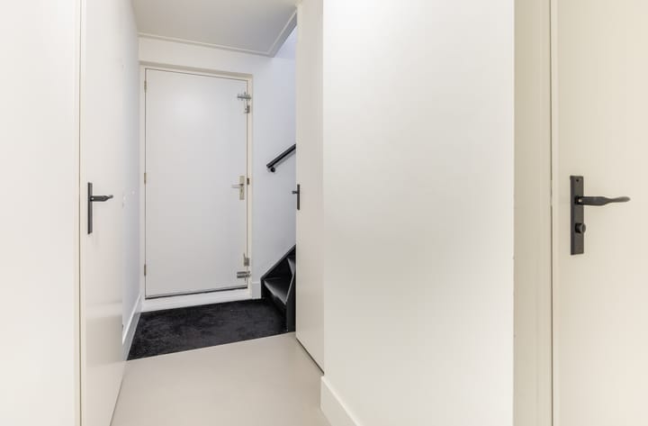 Photo 22 of Singerstraat 23