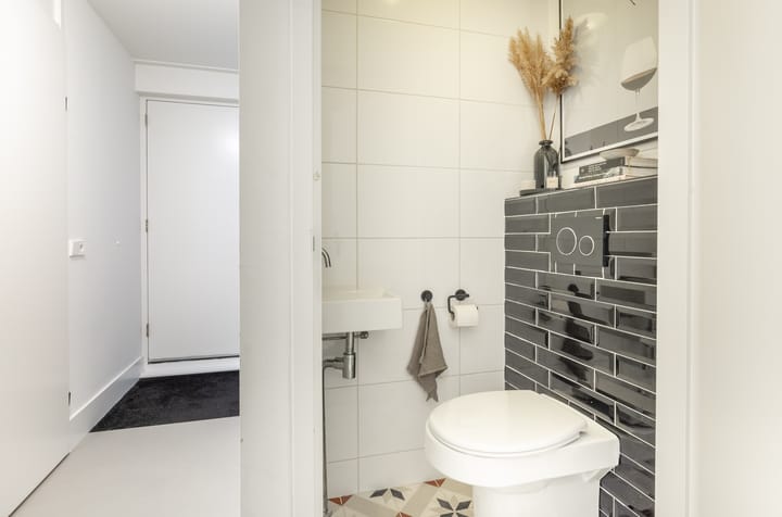 Photo 24 of Singerstraat 23