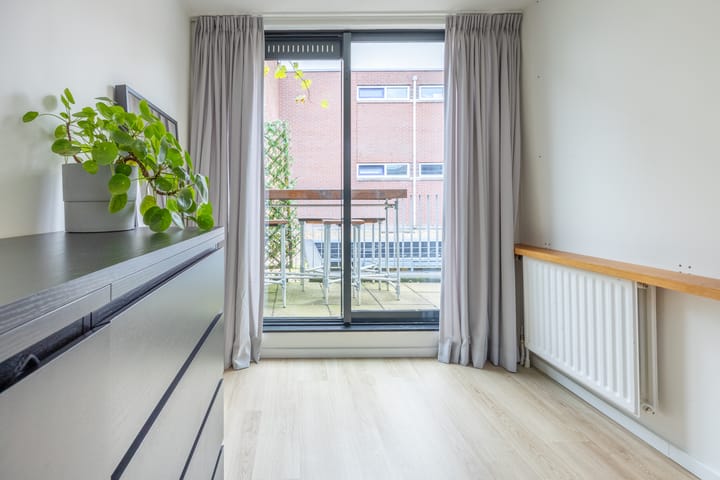 Photo 34 of Singerstraat 23