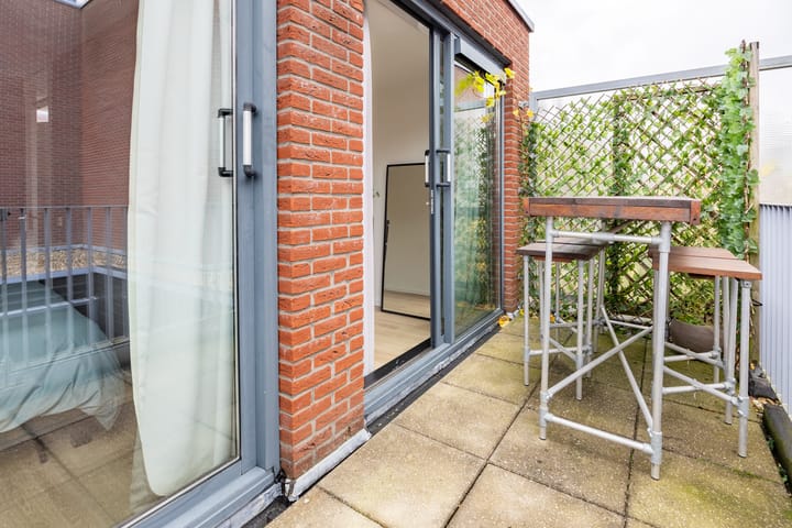 Photo 35 of Singerstraat 23