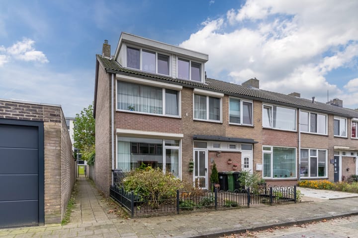 Foto 40 van Syracusestraat 1