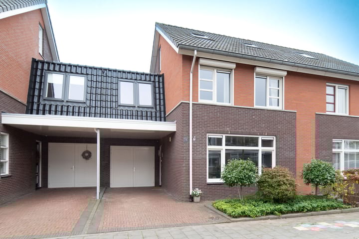 Foto 3 van Madeliefje 13