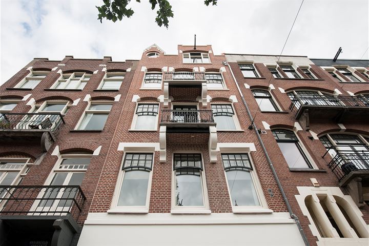 View photo 1 of Van Baerlestraat 55-3