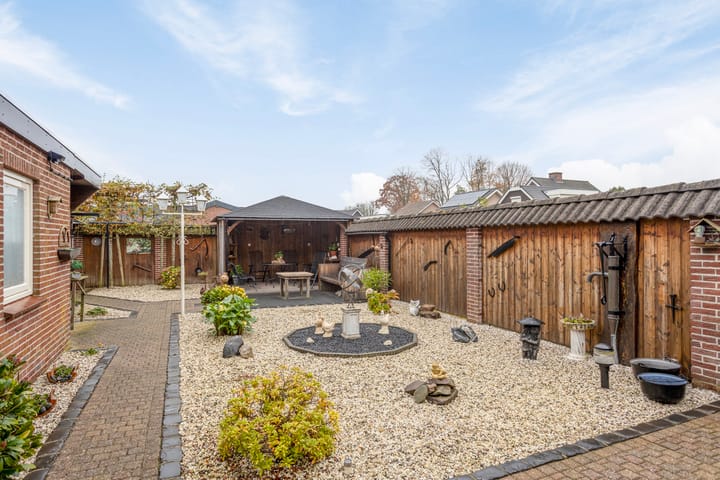 Foto 28 van Esdoornlaan 53