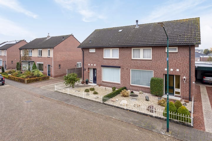 Foto 35 van Esdoornlaan 53