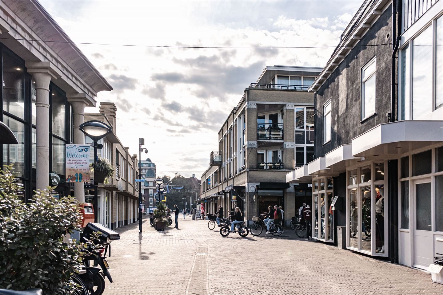 Bekijk foto 1 van Bomstraat 4